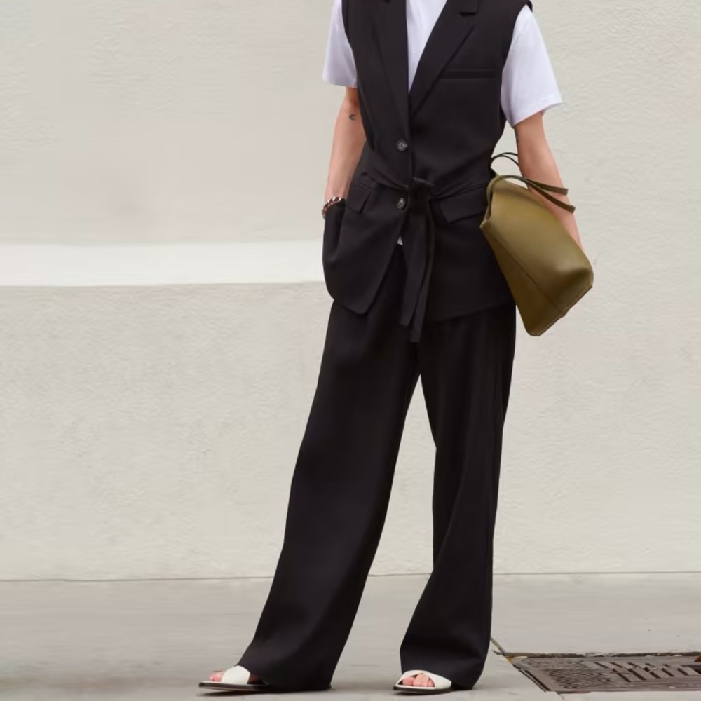 Everlane “the Draper” pant size 8S.